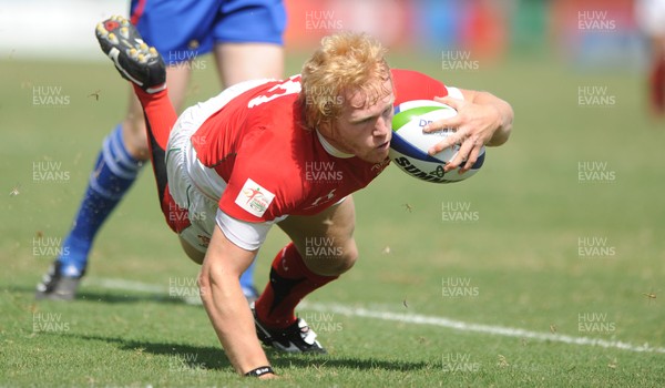 11.10.10 - Wales v Tonga - Commonwealth Games Sevens Delhi 2010 -  Richie Pugh of Wales scores try. 