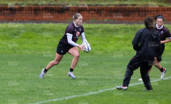 171023 - Wales Women and France Women combined training session - Carys Cox during a combined training session with France Women ahead of their first matches in WXV1