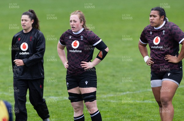171023 - Wales Women and France Women combined training session - Robyn Wilkins, Abbie Fleming and Sisilia Tuipulotu during a combined training session against France Women ahead of their first matches in WXV1