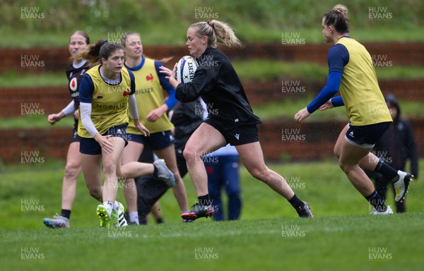 171023 - Wales Women and France Women combined training session - Meg Webb during a combined training session at Rugby League Park in Wellington against France Women ahead of their first matches in WXV1