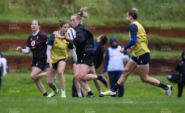 171023 - Wales Women and France Women combined training session - Meg Webb during a combined training session at Rugby League Park in Wellington against France Women ahead of their first matches in WXV1