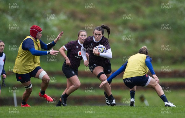 171023 - Wales Women and France Women combined training session - Bryonie King during a combined training session at Rugby League Park in Wellington against France Women ahead of their first matches in WXV1