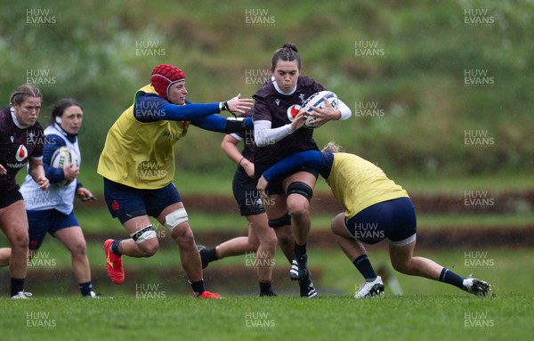 171023 - Wales Women and France Women combined training session - Bryonie King during a combined training session at Rugby League Park in Wellington against France Women ahead of their first matches in WXV1