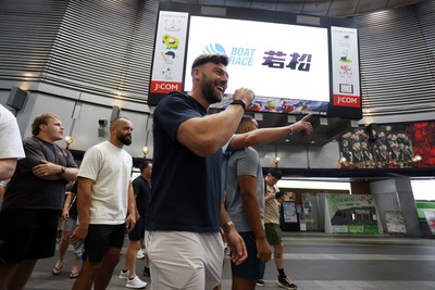 260625 - Wales Rugby arrive in Kitakyushu - Johnny Williams