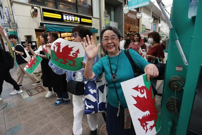 260625 - Wales Rugby arrive in Kitakyushu - Fans