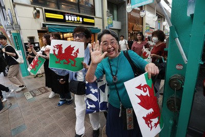 260625 - Wales Rugby arrive in Kitakyushu - Fans