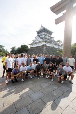 260625 - Wales Rugby arrive in Kitakyushu - Wales team photo