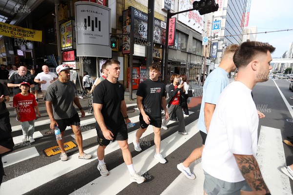 260625 - Wales Rugby arrive in Kitakyushu - Reuben Morgan-Williams and Dan Edwards