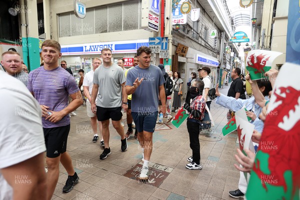 260625 - Wales Rugby arrive in Kitakyushu - Teddy Williams