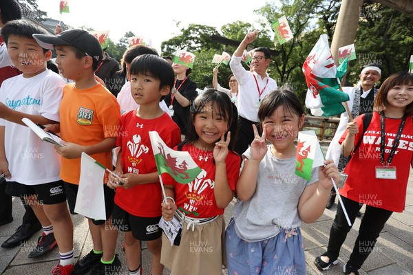 260625 - Wales Rugby arrive in Kitakyushu - Fans