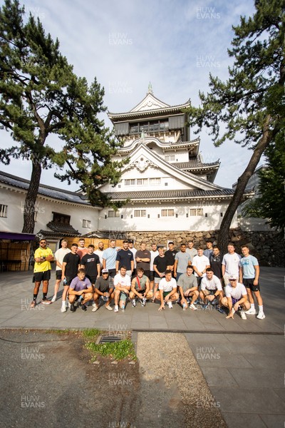 260625 - Wales Rugby arrive in Kitakyushu - Wales team photo