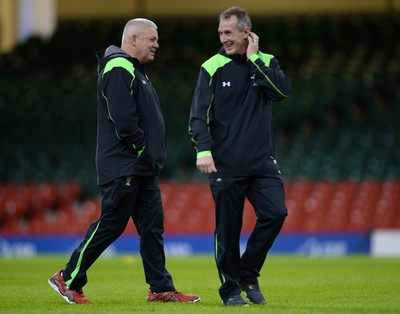 071114 - Wales Captains Run - Warren Gatland and Rob Howley during training