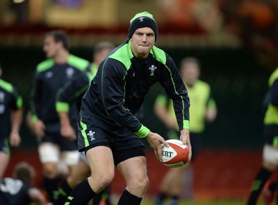 071114 - Wales Captains Run - Dan Biggar during training