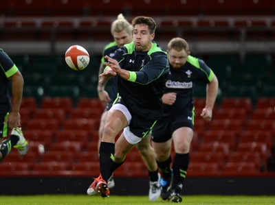 071114 - Wales Captains Run - Rhys Webb during training