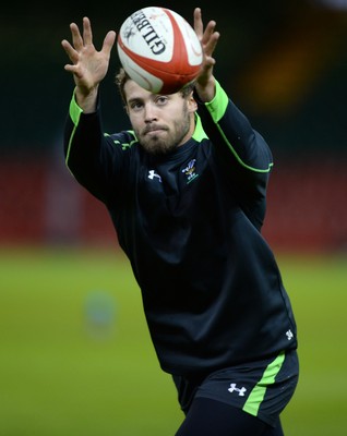 071114 - Wales Captains Run - Leigh Halfpenny during training