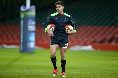 071114 - Wales Rugby Training -Rhys Webb during training