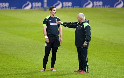 071114 - Wales Rugby Training -George North and Warren Gatland during training