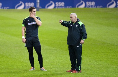 071114 - Wales Rugby Training -George North and Warren Gatland during training