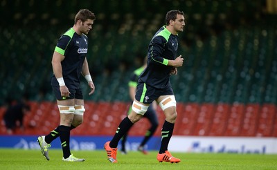 071114 - Wales Rugby Training -Dan Lydiate and Sam Warburton during training