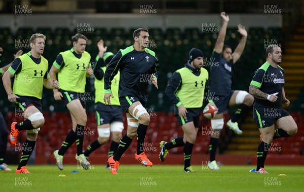 071114 - Wales Captains Run - Sam Warburton during training