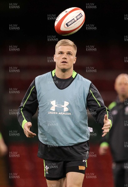 130315 - Wales Captains Run - Gareth Anscombe during training