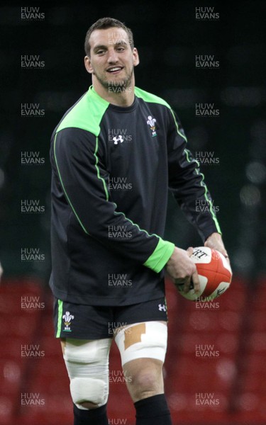 130315 - Wales Captains Run - Sam Warburton during training