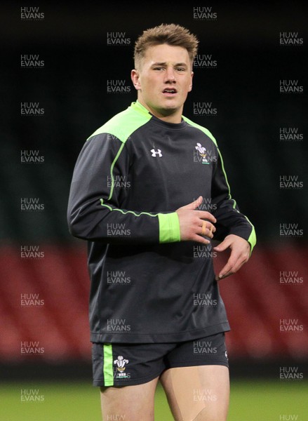 130315 - Wales Captains Run - Jonathan Davies during training