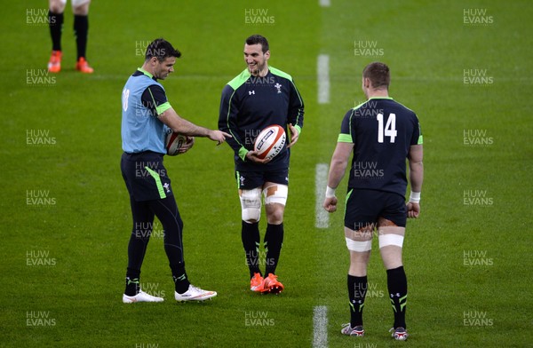 130315 - Wales Rugby Training -Sam Warburton during training