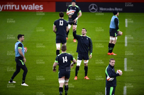 130315 - Wales Rugby Training -Sam Warburton during training