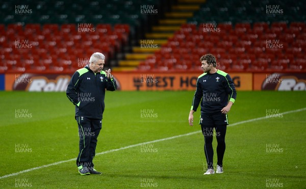 130315 - Wales Rugby Training -Warren Gatland talks to Leigh Halfpenny during training