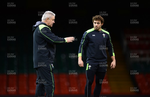 130315 - Wales Rugby Training -Warren Gatland talks to Leigh Halfpenny during training