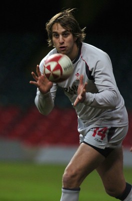 16.11.06 - Wales Rugby Training - Ryan Jones during training 