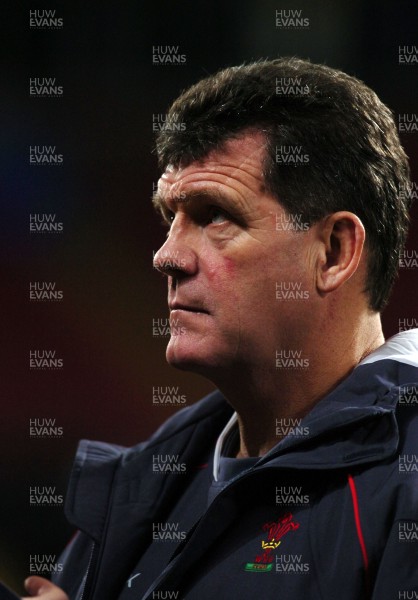 16.11.06 - Wales Rugby Training - Wales Coach, Gareth Jenkins during training 