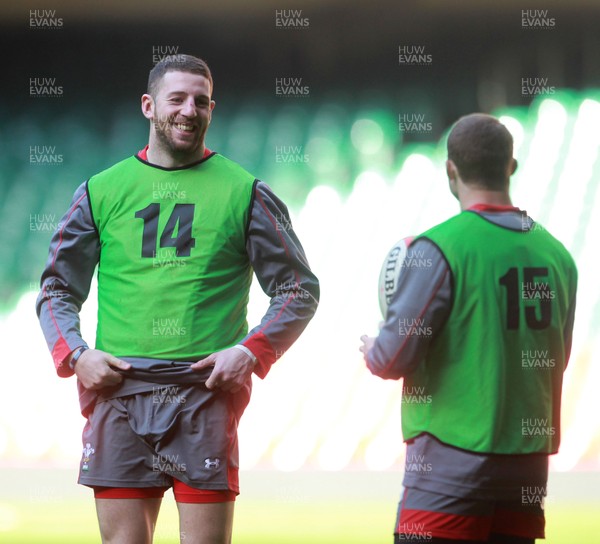 200214 - Wales Captains Run - Alex Cuthbert and Leigh Halfpenny during training