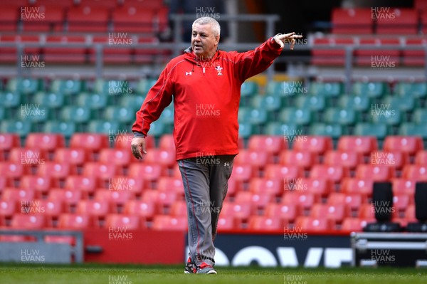 200214 - Wales Rugby Training -Warren Gatland during training