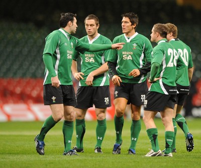 21.11.08 - Wales Rugby Training - Stephen Jones and James Hook during training 