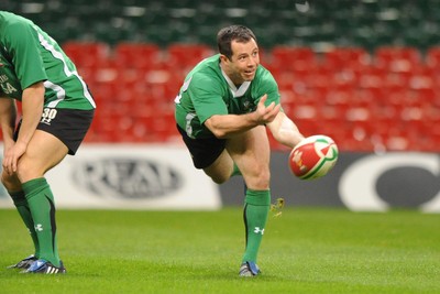 21.11.08 - Wales Rugby Training - Gareth Cooper in action during training 