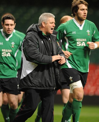 21.11.08 - Wales Rugby Training - Wales coach, Warren Gatland during training 