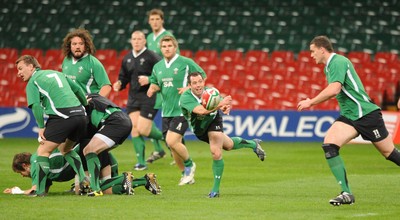 21.11.08 - Wales Rugby Training - Gareth Cooper in action during training 