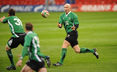 21.11.08 - Wales Rugby Training - Tom Shanklin in action during training 