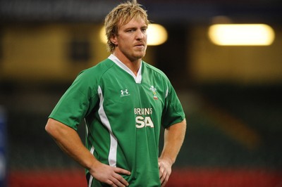 21.11.08 - Wales Rugby Training - Andy Powell in action during training 