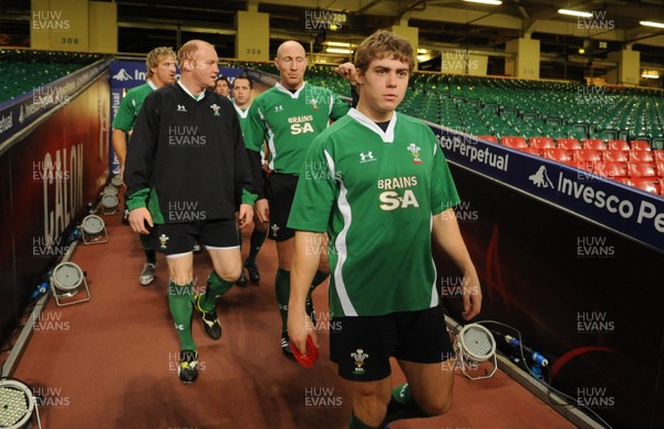 21.11.08 - Wales Rugby Training - Leigh Halfpenny walks out for training 
