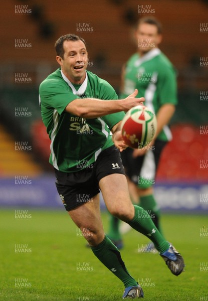 21.11.08 - Wales Rugby Training - Gareth Cooper in action during training 