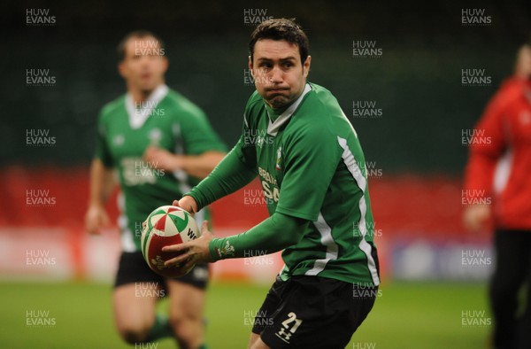 21.11.08 - Wales Rugby Training - Stephen Jones in action during training 