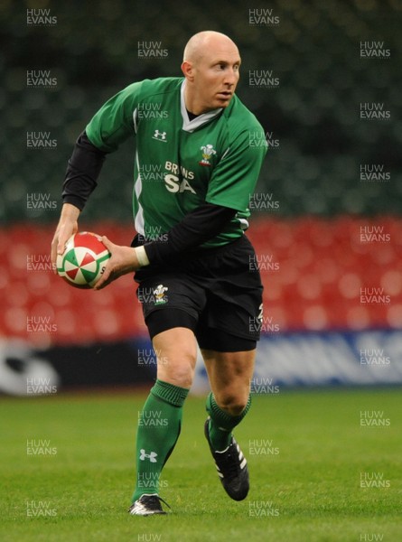 21.11.08 - Wales Rugby Training - Tom Shanklin in action during training 