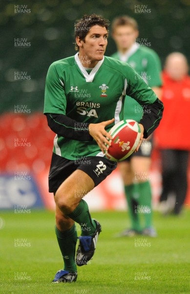 21.11.08 - Wales Rugby Training - James Hook in action during training 