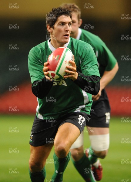 21.11.08 - Wales Rugby Training - James Hook in action during training 