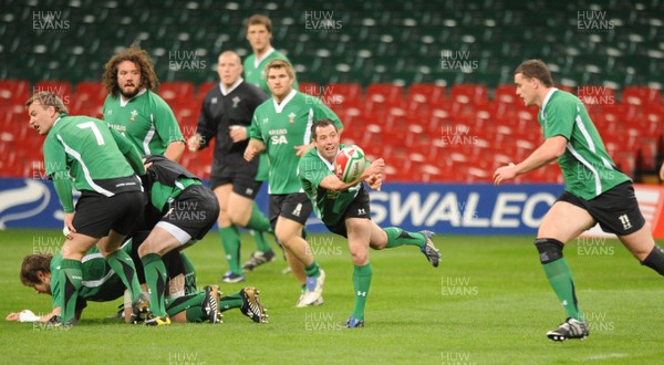 21.11.08 - Wales Rugby Training - Gareth Cooper in action during training 