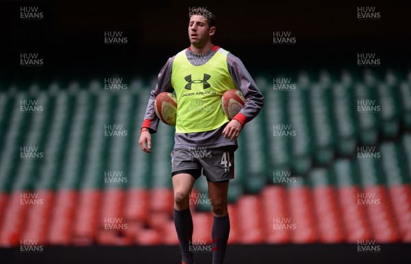 291113 - Wales Rugby Training -Alex Cuthbert during training