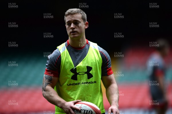 291113 - Wales Rugby Training -Owen Williams during training